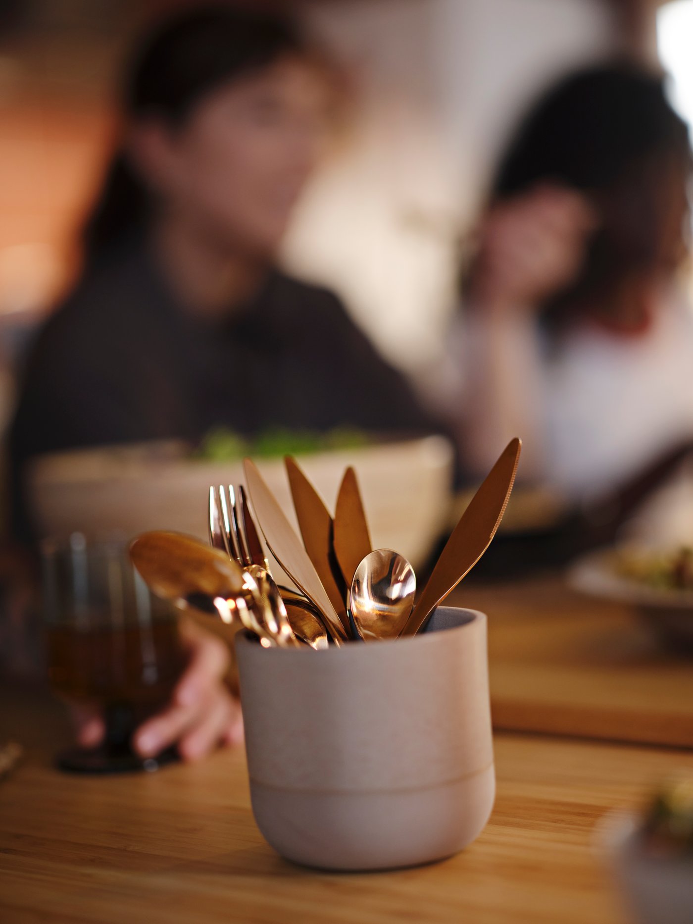 A grey OMBONAD goblet in the dining room