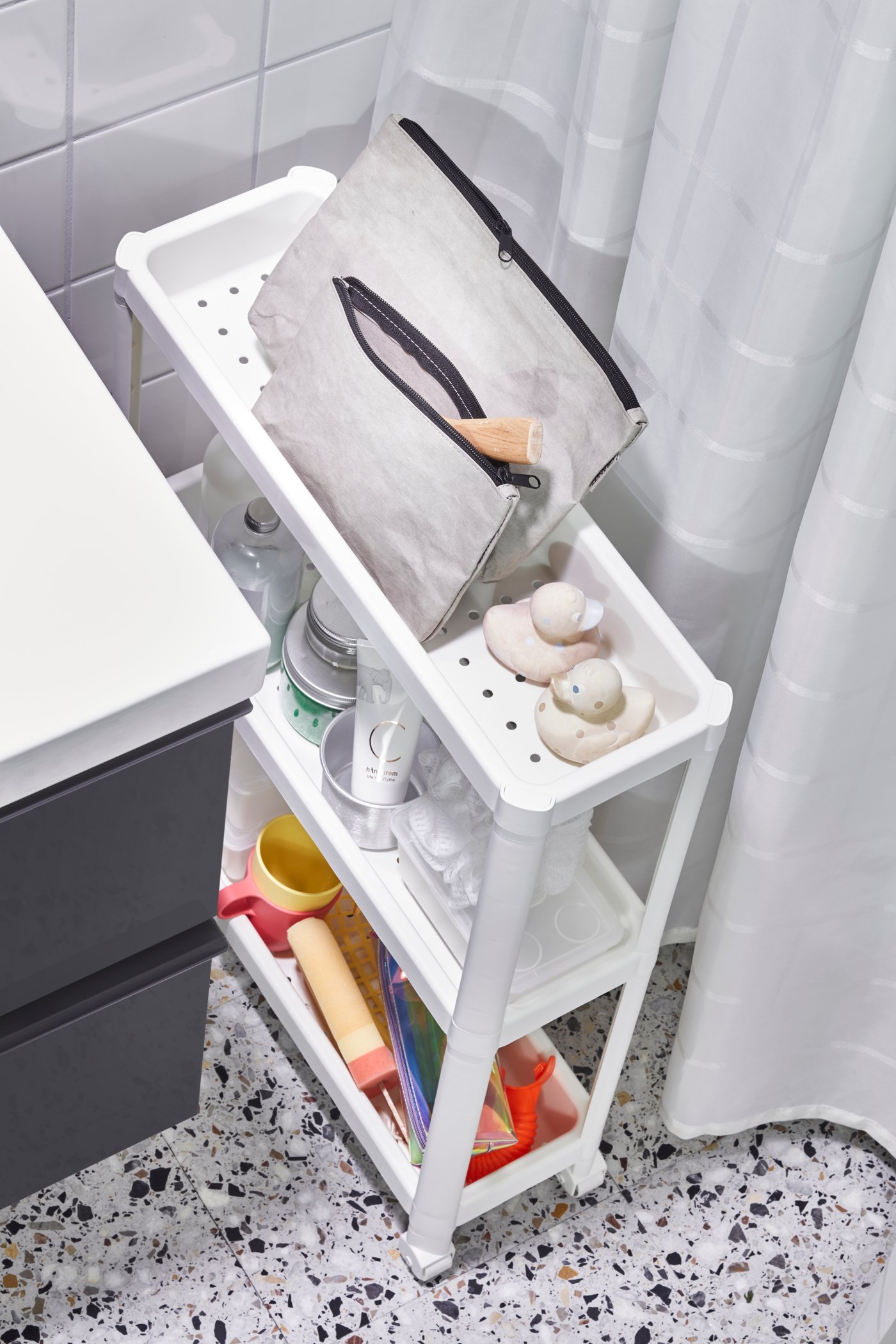 A white VESKEN trolley