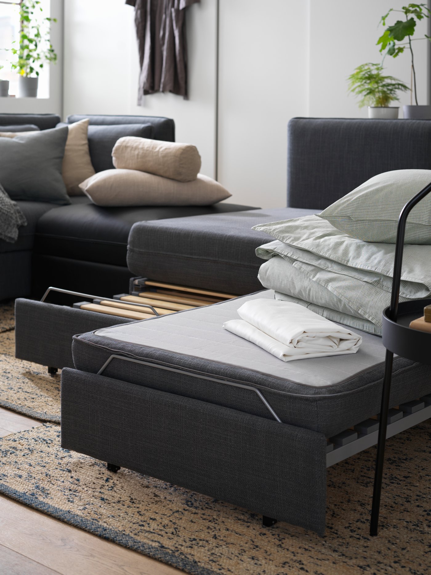 中古美品　IKEA VALLENTUNA ソファ スライド式ベッド機能付き VALLENTUNAの中古が安い！激安で譲ります・無料であげます