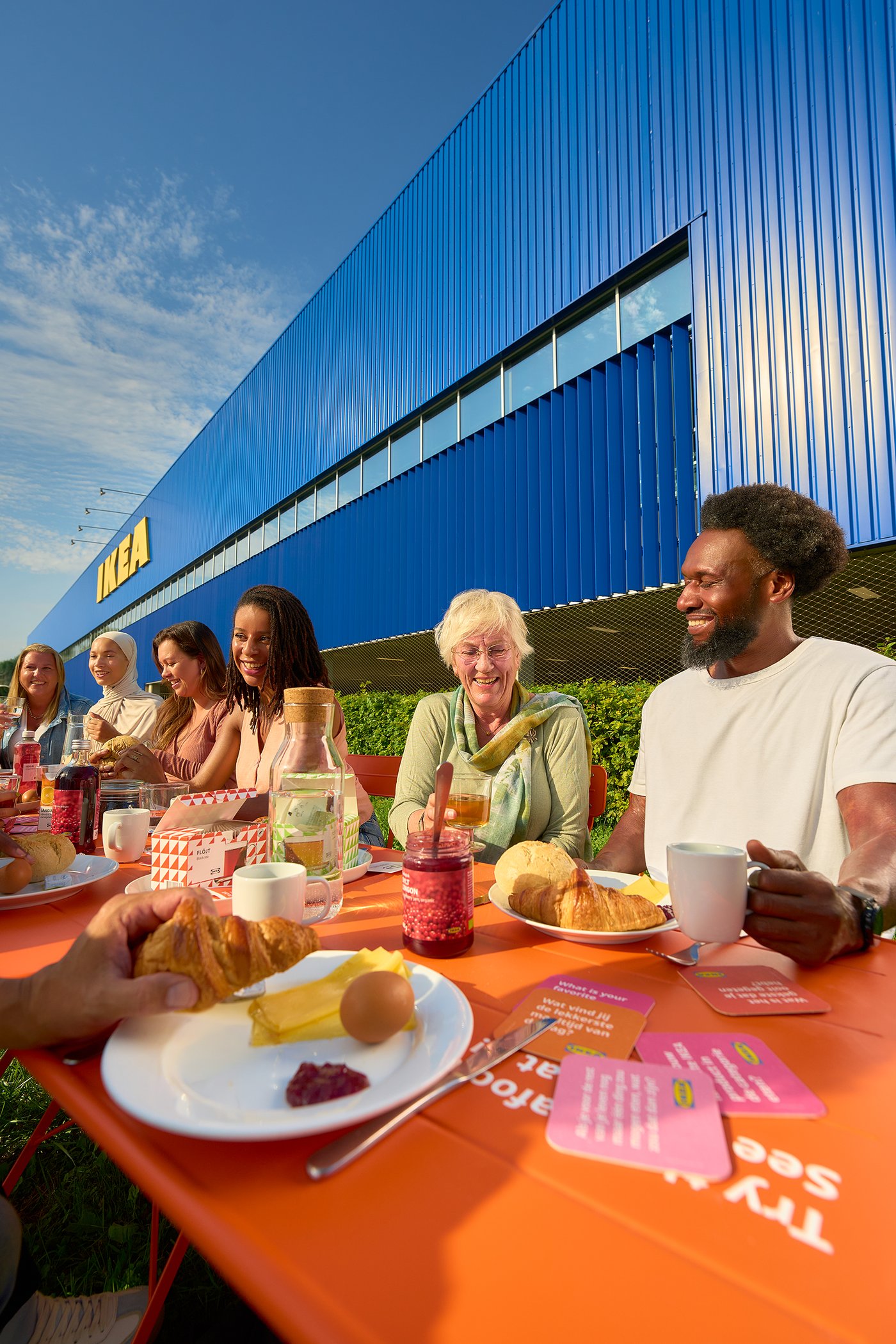 Ontbijt aan tafel op 13 september 2025