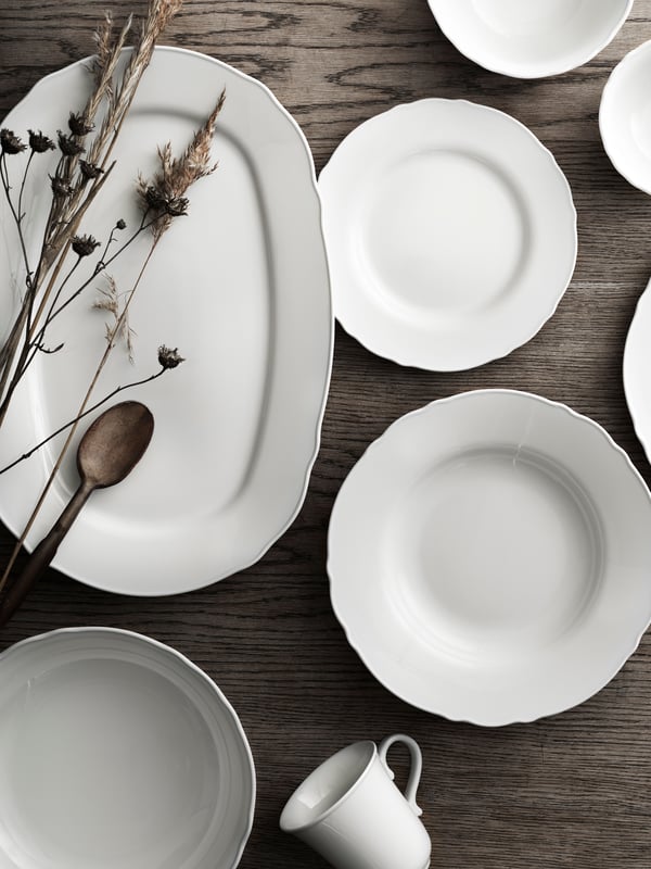 A white UPPLAGA 18-piece service