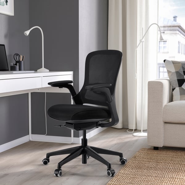 A black CENTERHALV office chair