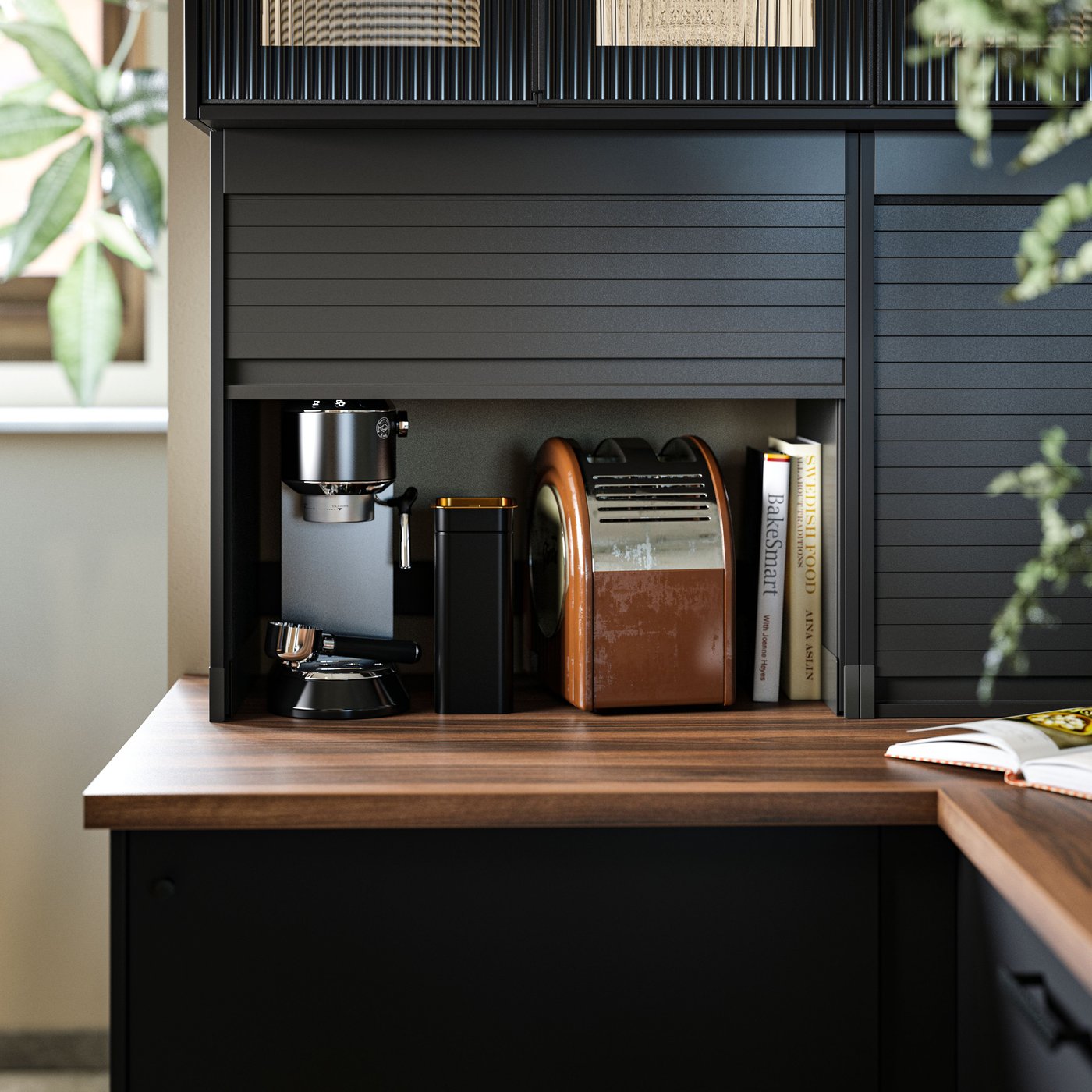 Eine Küche mit EKBACKEN-Arbeitsplatte in brauner Walnussoptik/Laminat, mit TITTEBO-Rolltürschrank, Küchengeräten und Büchern.