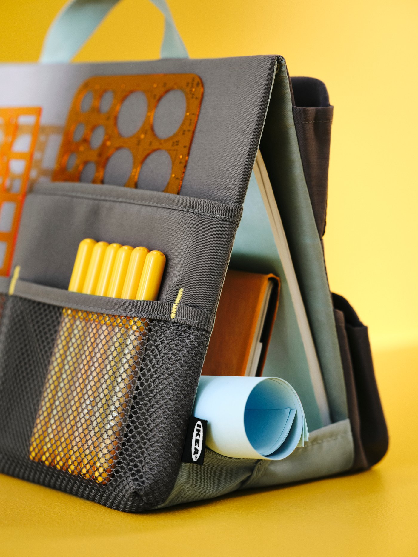 Ein ÖVNING Schreibtisch-Organizer.