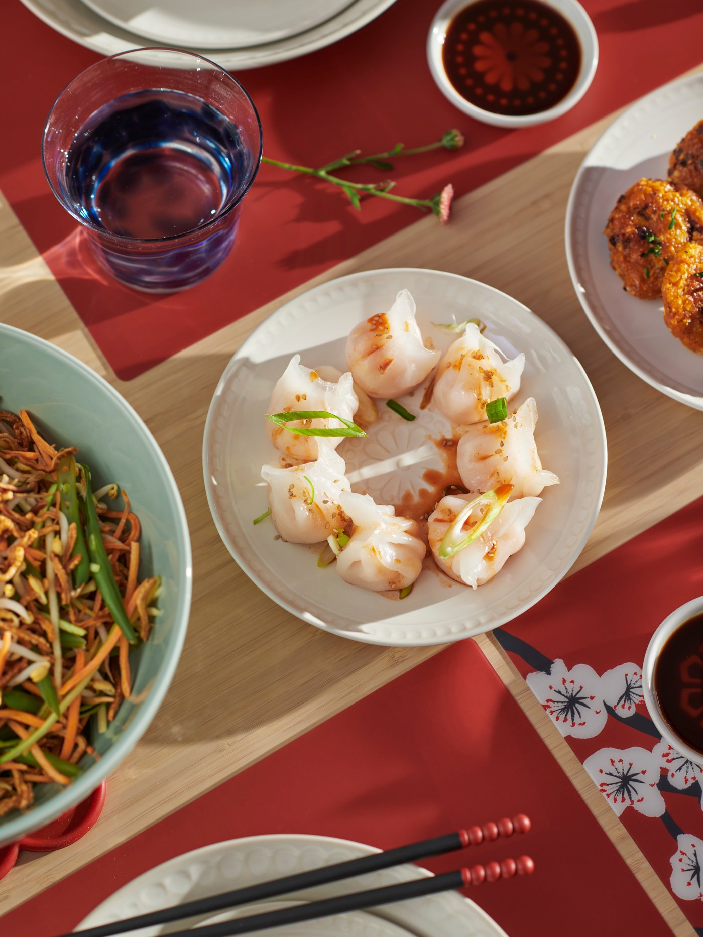 A white/medallion pattern FÖSSTA side plate