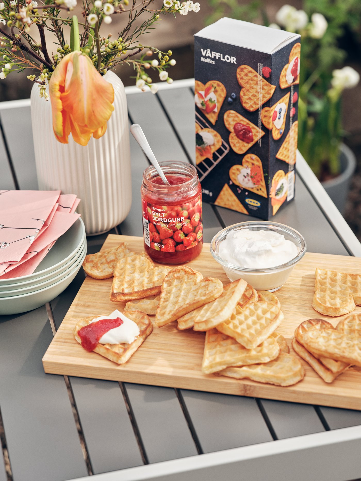 VÅFFLOR waffles, frozen.