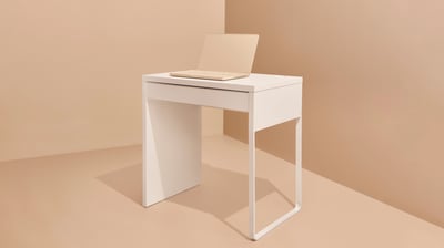 Desks & desk chairs