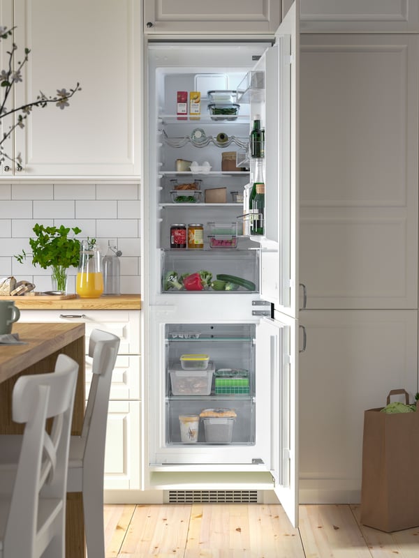 Un réfrigérateur/congélateur TINAD intégré IKEA 500