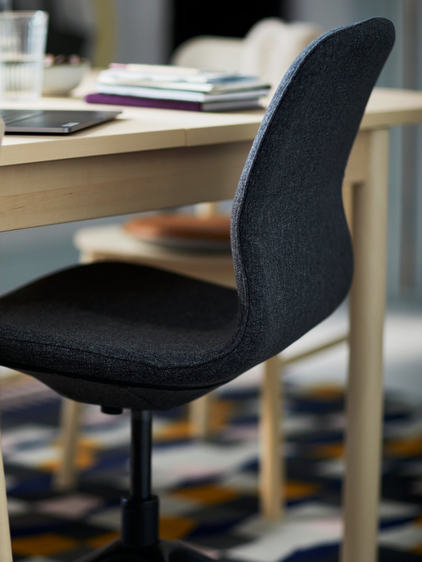 A VARDAGEN glass, clear glass, in home office