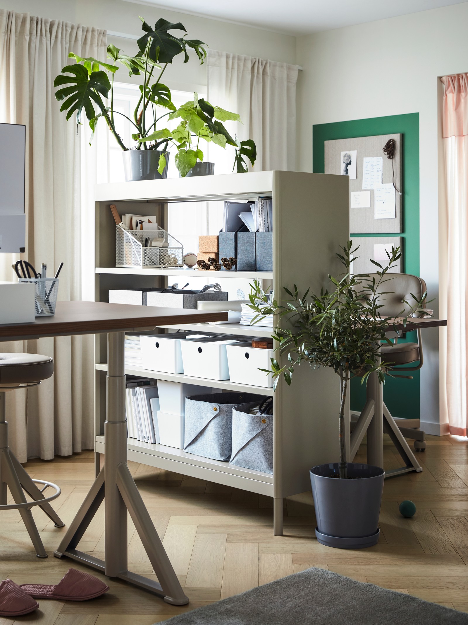 Ideas for a home workspace in your living room - IKEA