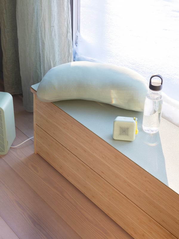 Dajlien benk med oppbevaring er inspirert av tradisjonelle gymapparater og kan brukes på flere måter. 