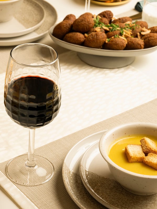 A beige STOCKHOLM 2025 serving bowl