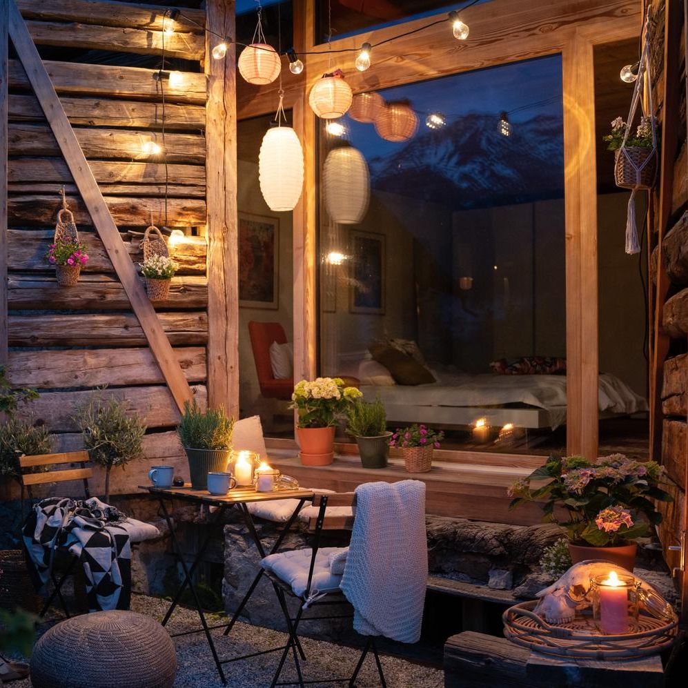 Bring mehr Gemütlichkeit auf deinen Balkon – von Morgens bis Abends