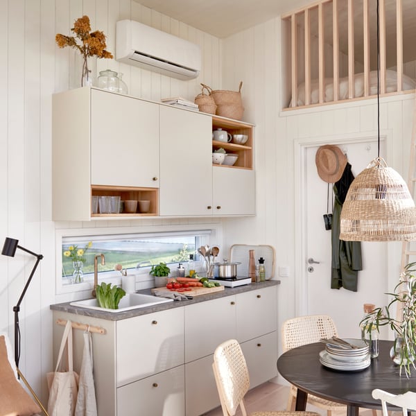 A light bamboo VOXLÖV chair