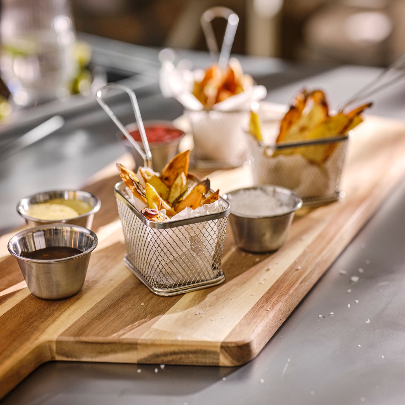 An acacia SMÅÄTA chopping board