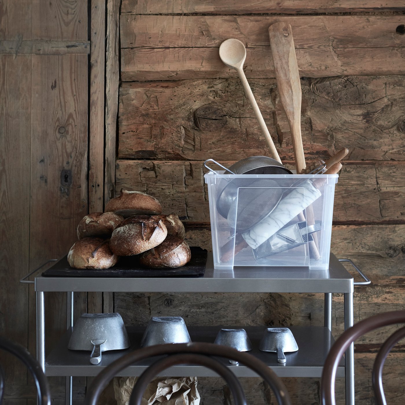 A transparent SAMLA box