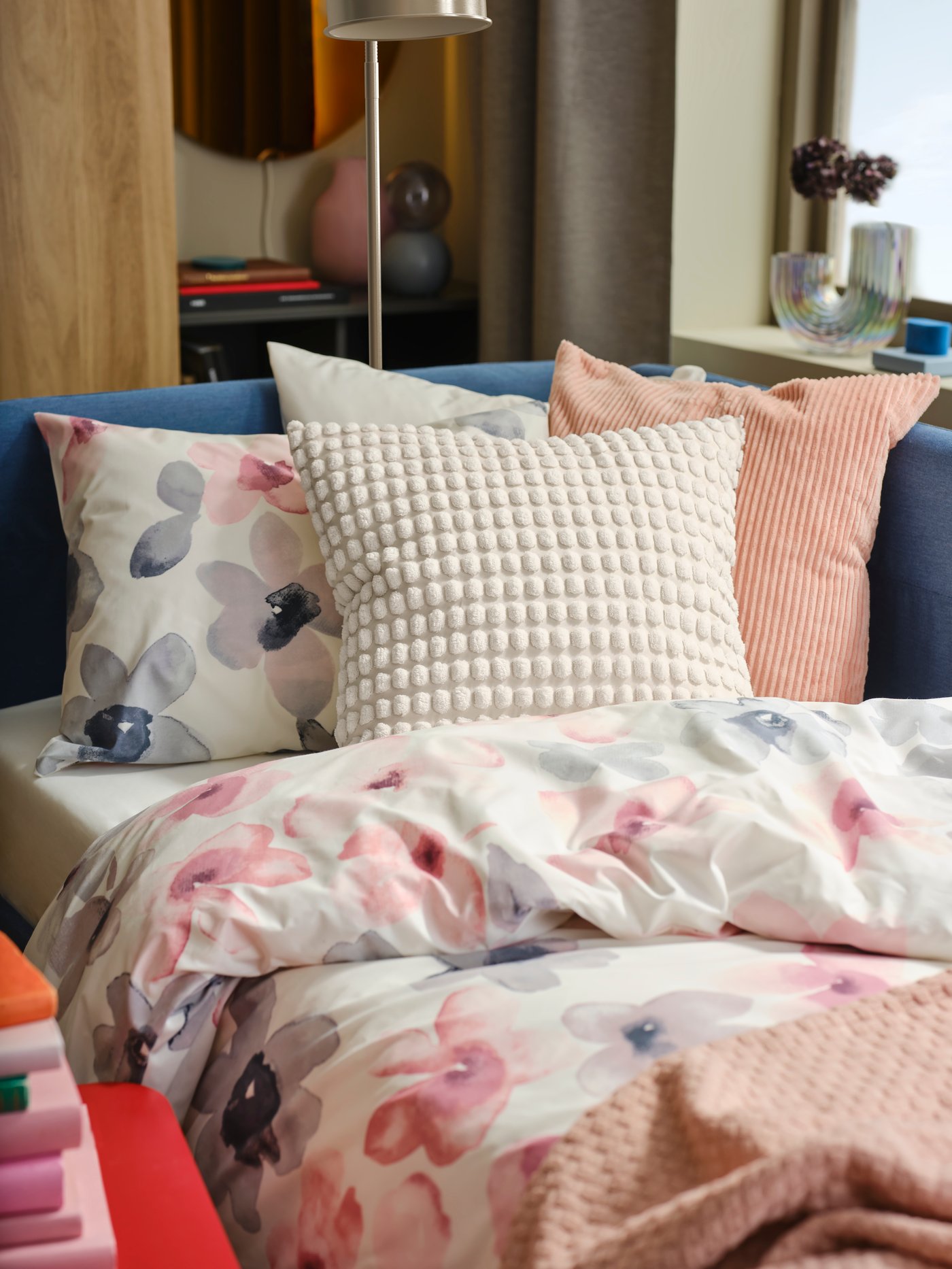 Ideas for an uplifting, modern, small space bedroom - IKEA