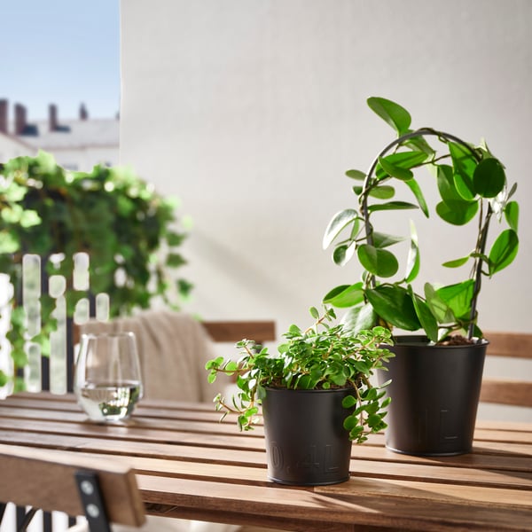 An in/outdoor anthracite ÅKERBÄR plant pot