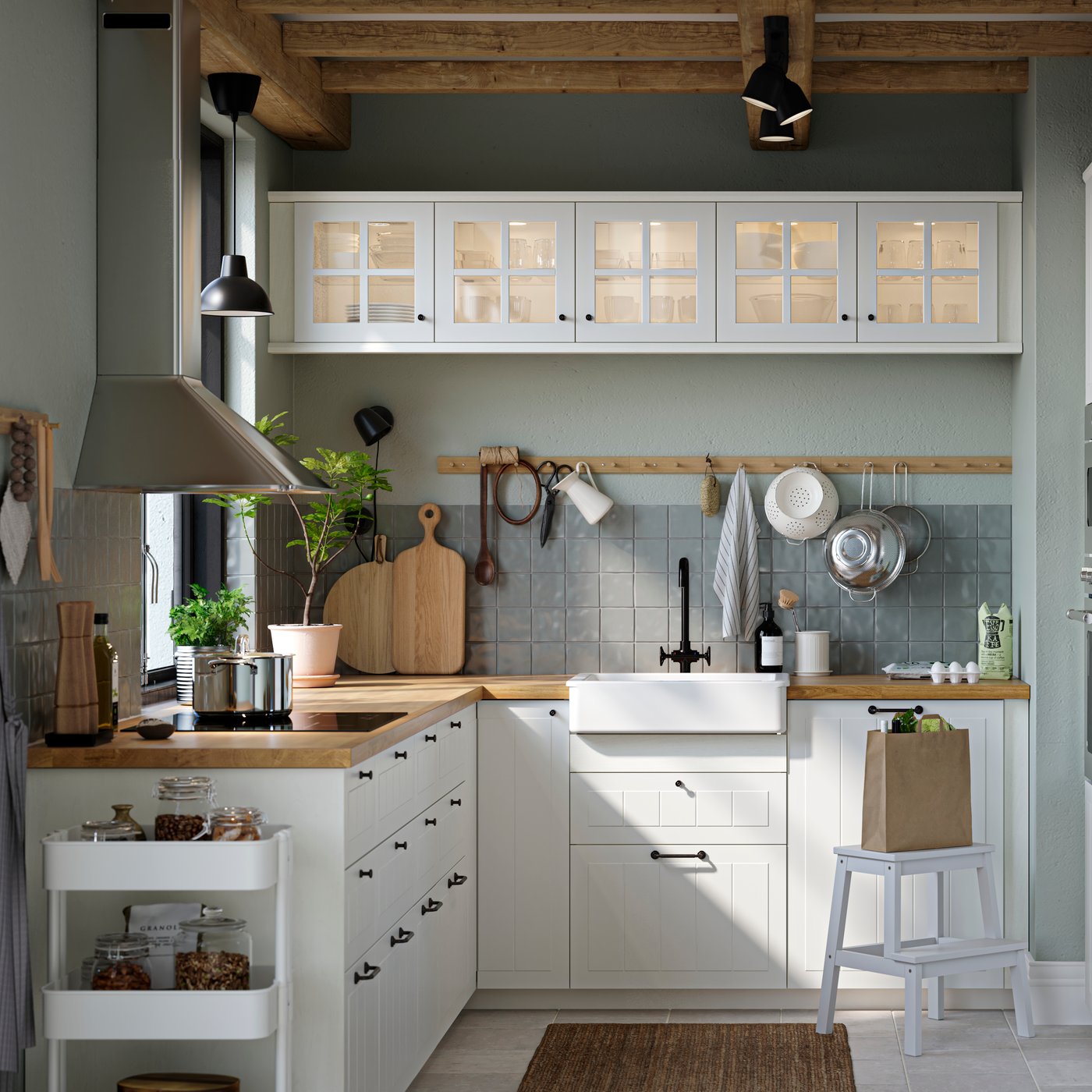 A white RÅSKOG trolley