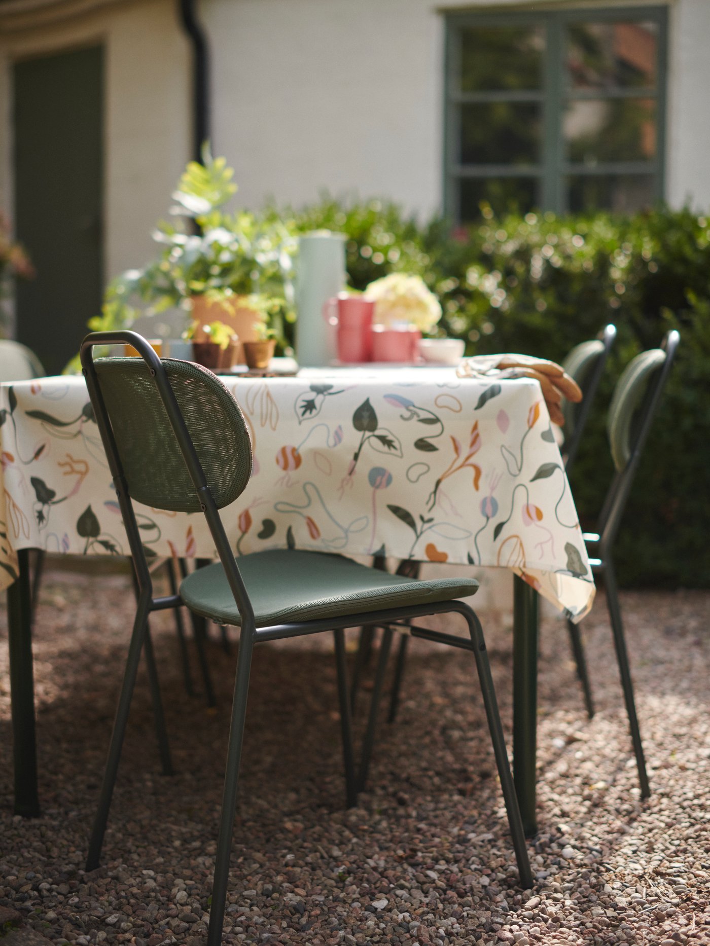 A mixed colours KEJSERLIG bowl