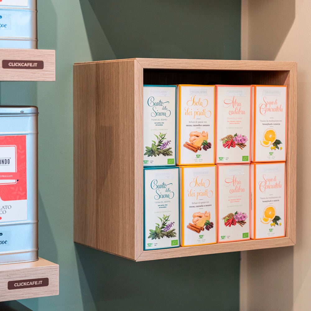 Mobile EKET con prodotti.