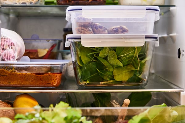 A rectangular/glass IKEA 365+ food container