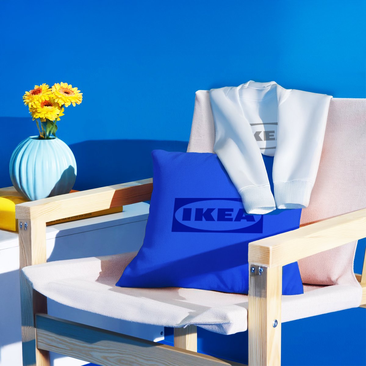 A light blue SKOGSTUNDRA vase