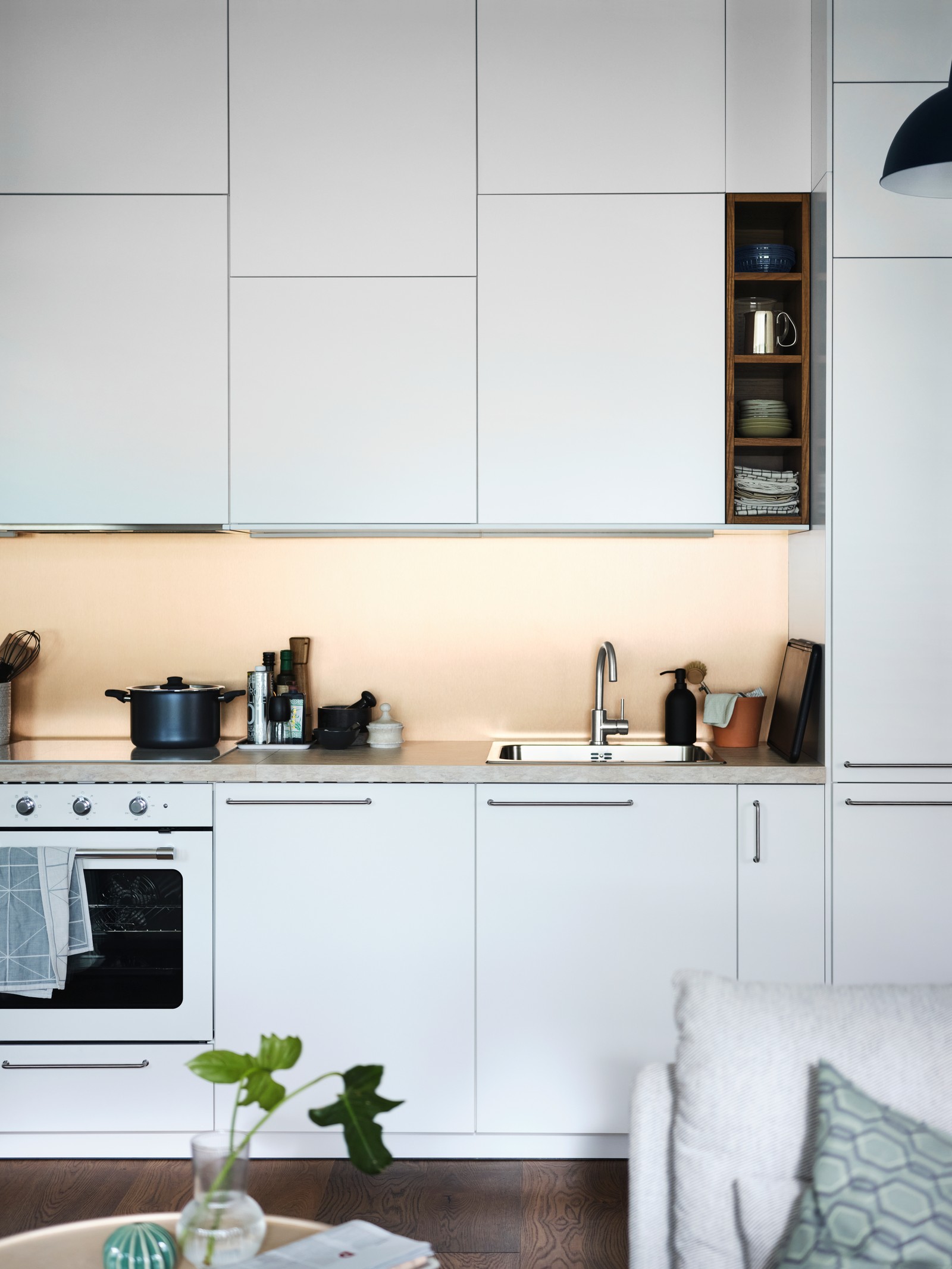 Nyitott terű konyha minden tárolási igényre IKEA