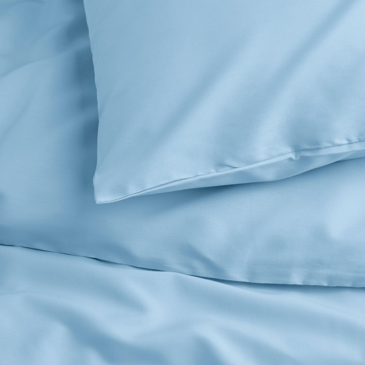 PILTANDVINGE duvet cover set in light blue with a smooth surface and subtle crinkled texture.
