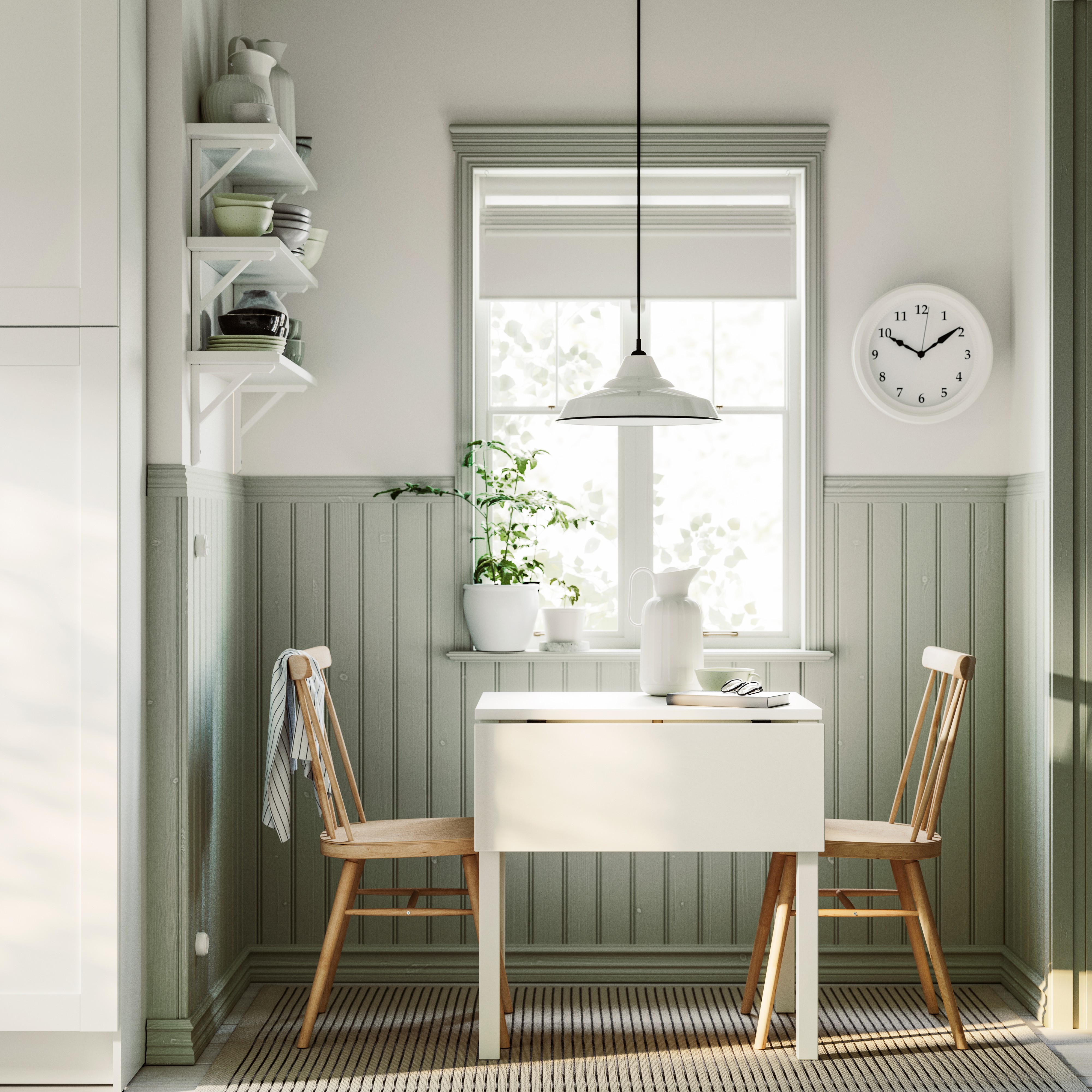 Столы и стулья