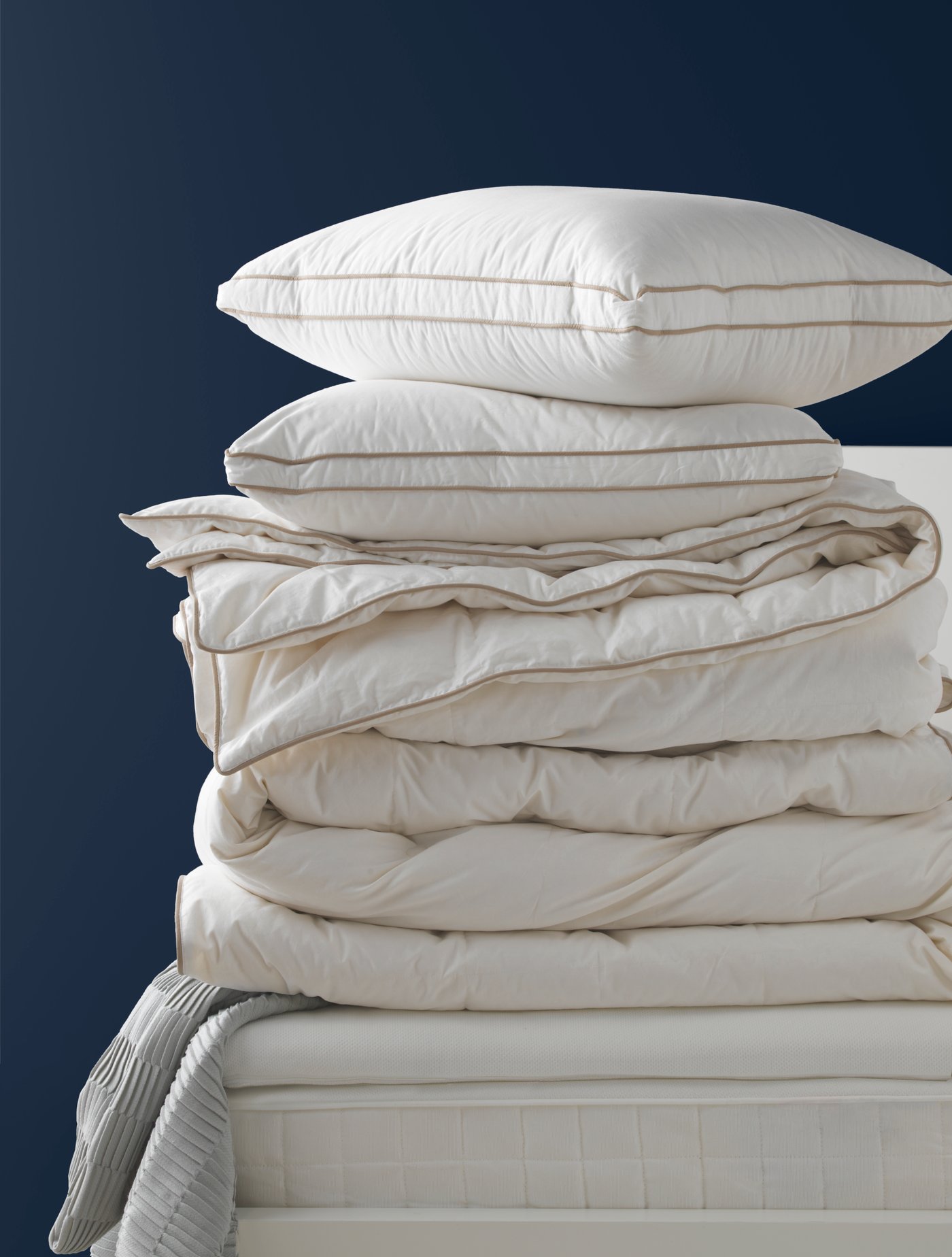 Una pratica guida per trovare il materasso, il piumino e il cuscino più adatti alle tue esigenze.