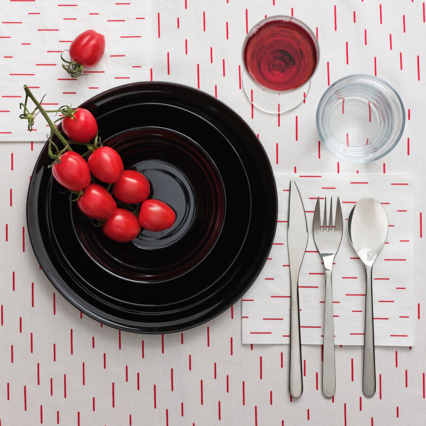 A black NÄTBARB side plate