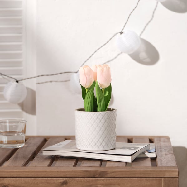 An in/outdoor/tulip pink FEJKA artificial potted plant