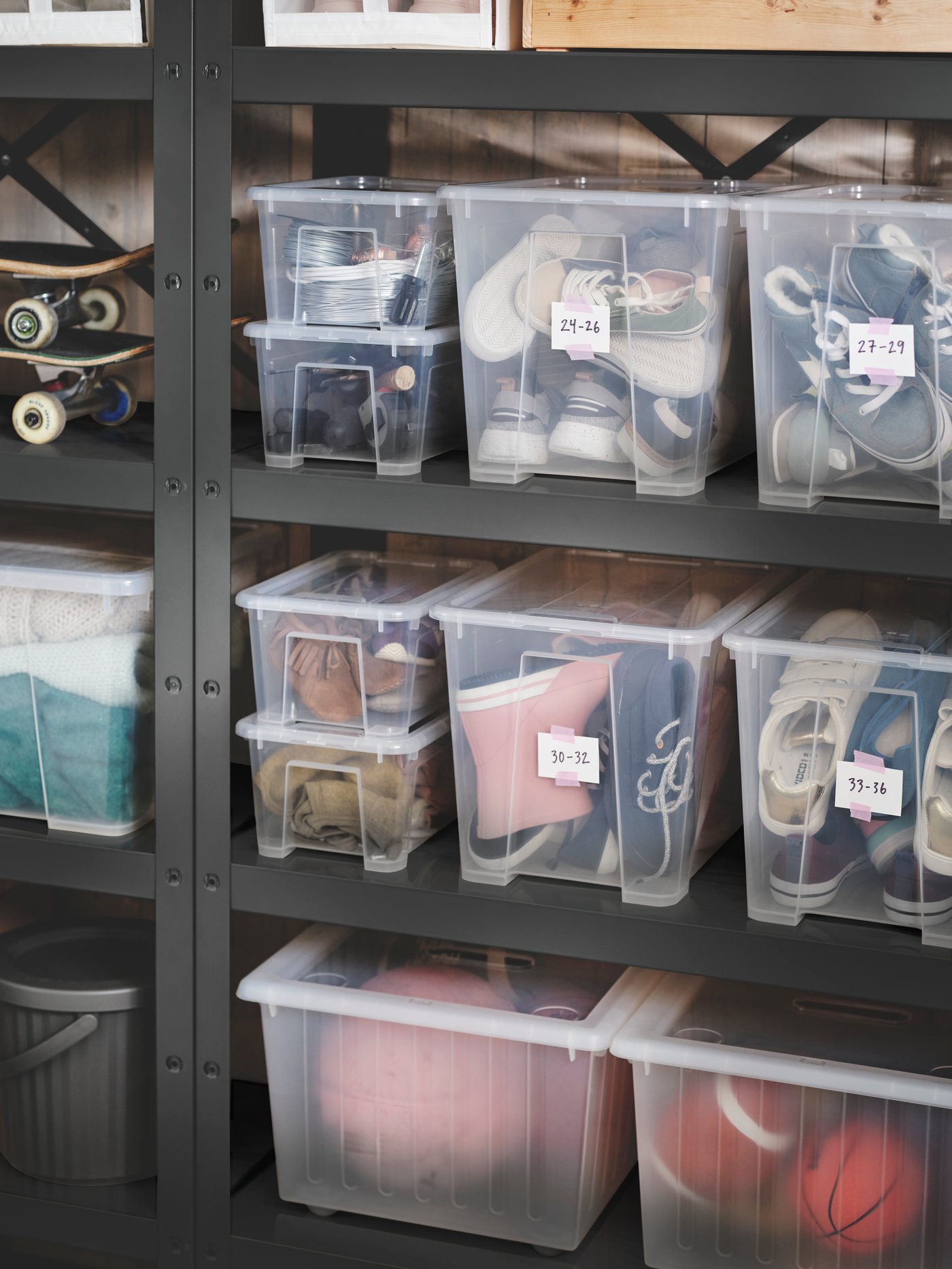 Un cubell DAMMÄNG gris fosc amb tapa.