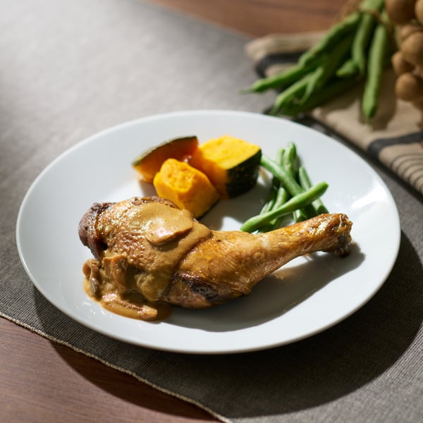 Roasted chicken with mushroom sauce 