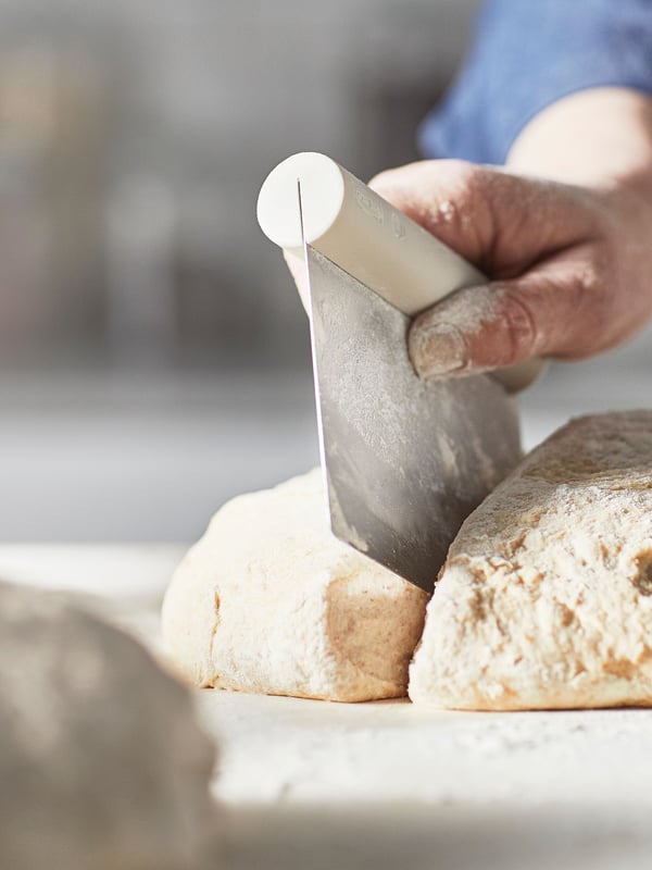 A LÄTTBAKAD dough cutter