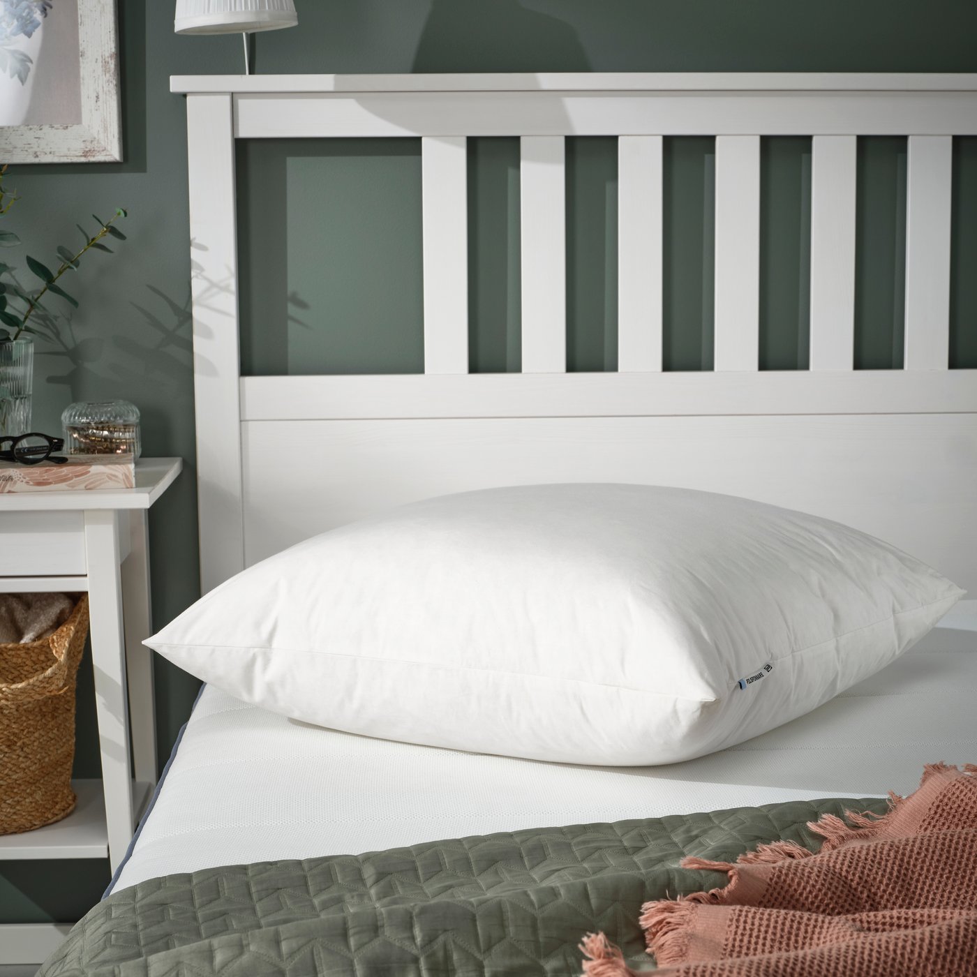 A PILSPINNARE pillow, high, side/back sleeper