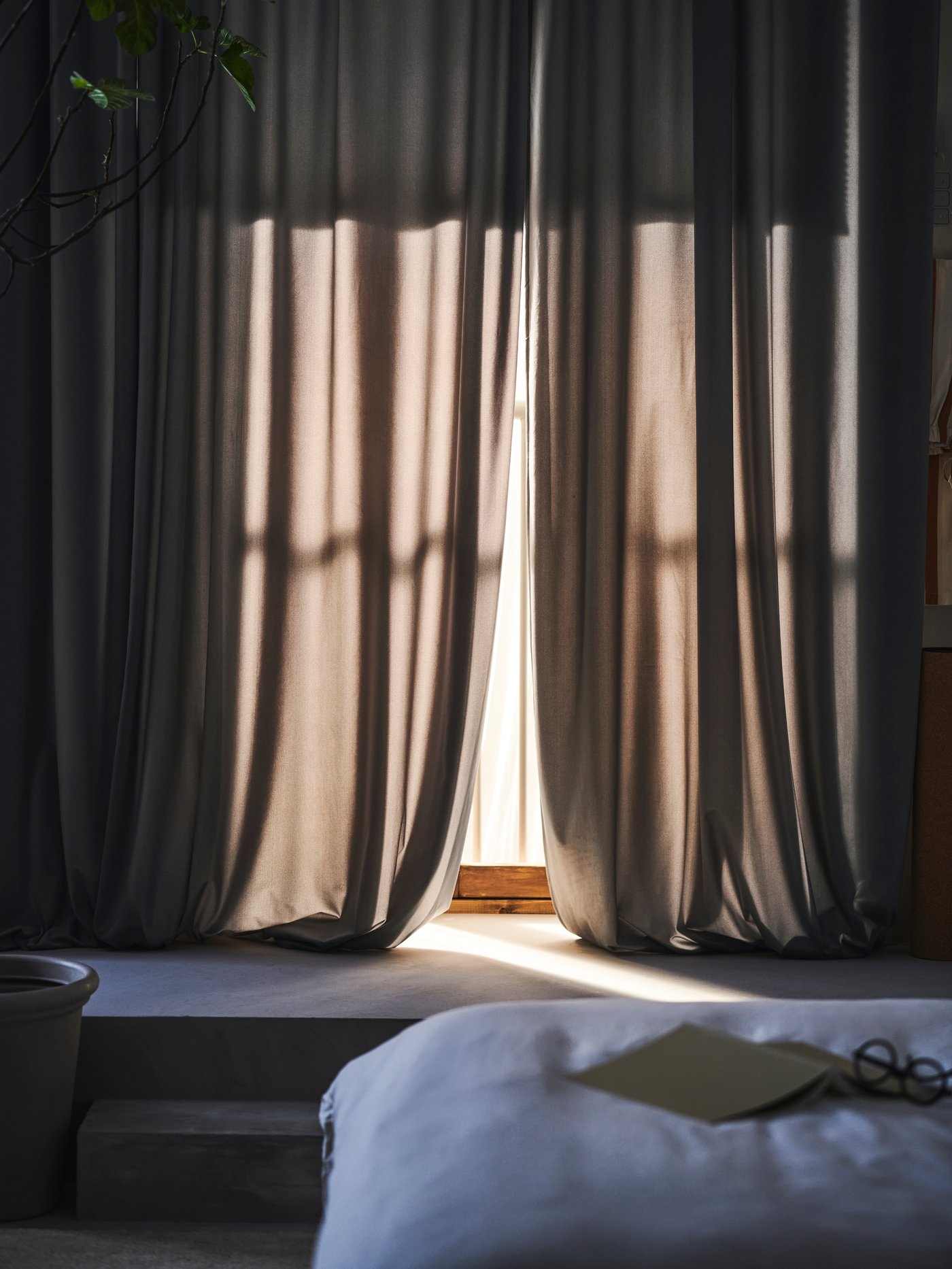 A grey/with heading tape SANDSVINGEL curtains, 1 pair