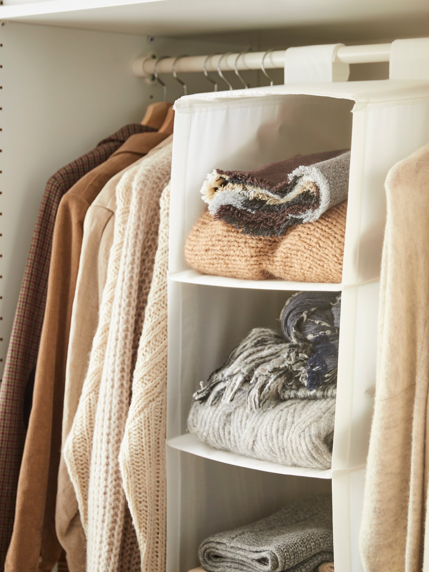 A white SKUBB box with compartments