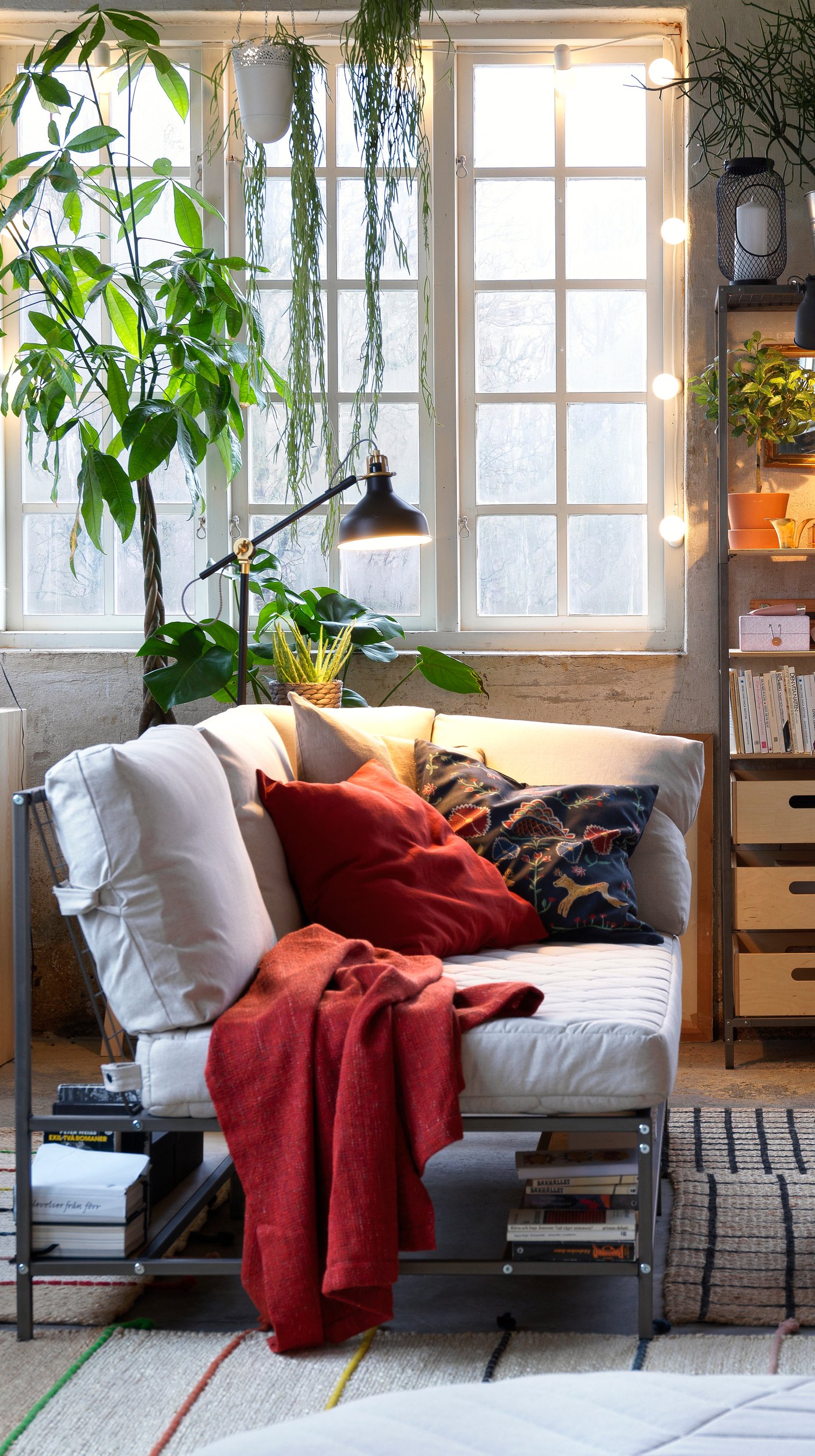 A natural VEBERÖD shelving unit in the living room