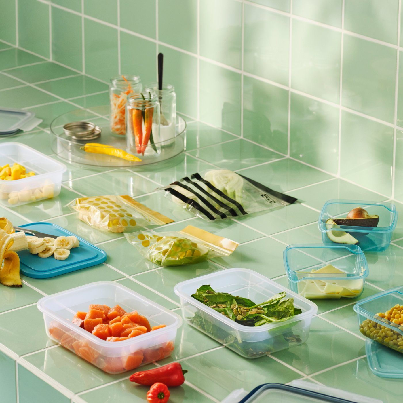 Almacenamiento y organización de alimentos.