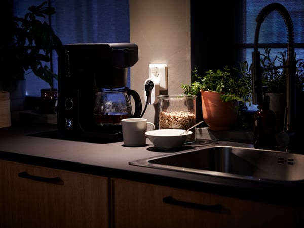 Desayunador en la encimera de la cocina