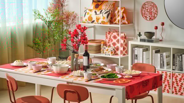 A red FÖSSTA tablecloth
