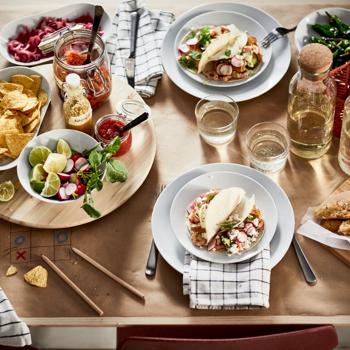 En lat Susan från SNUDDA i massivt trä