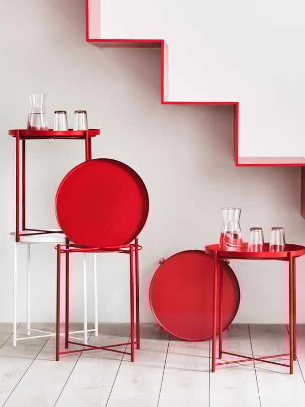 A red GLADOM tray table
