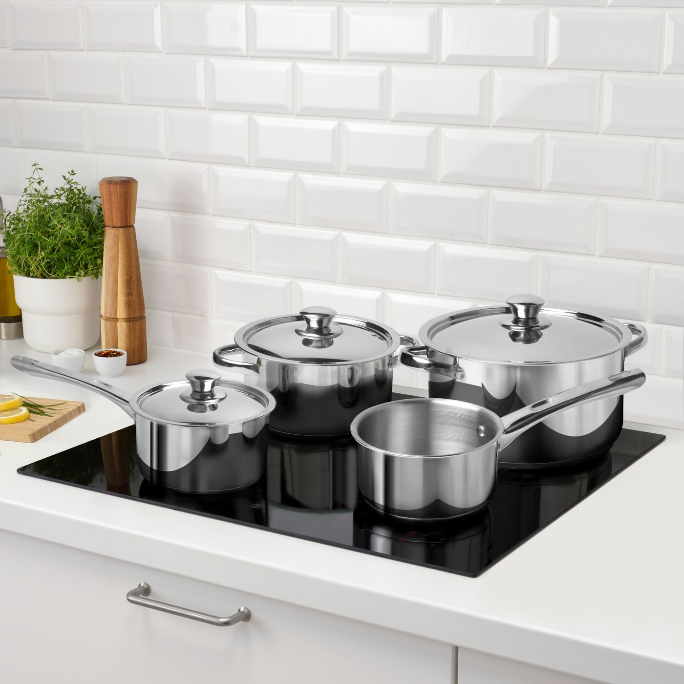 A DVÄRGKRÄFTA 7-piece cookware set