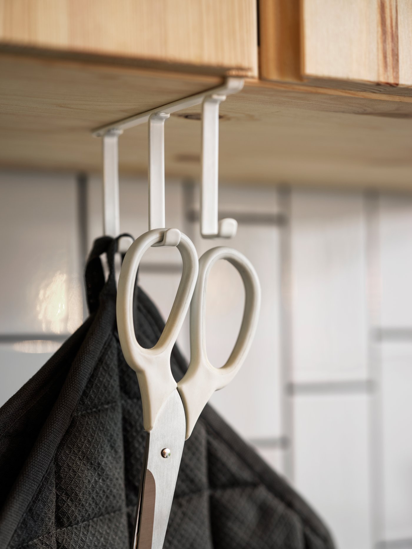 A PÅLYCKE clip-on hook rack