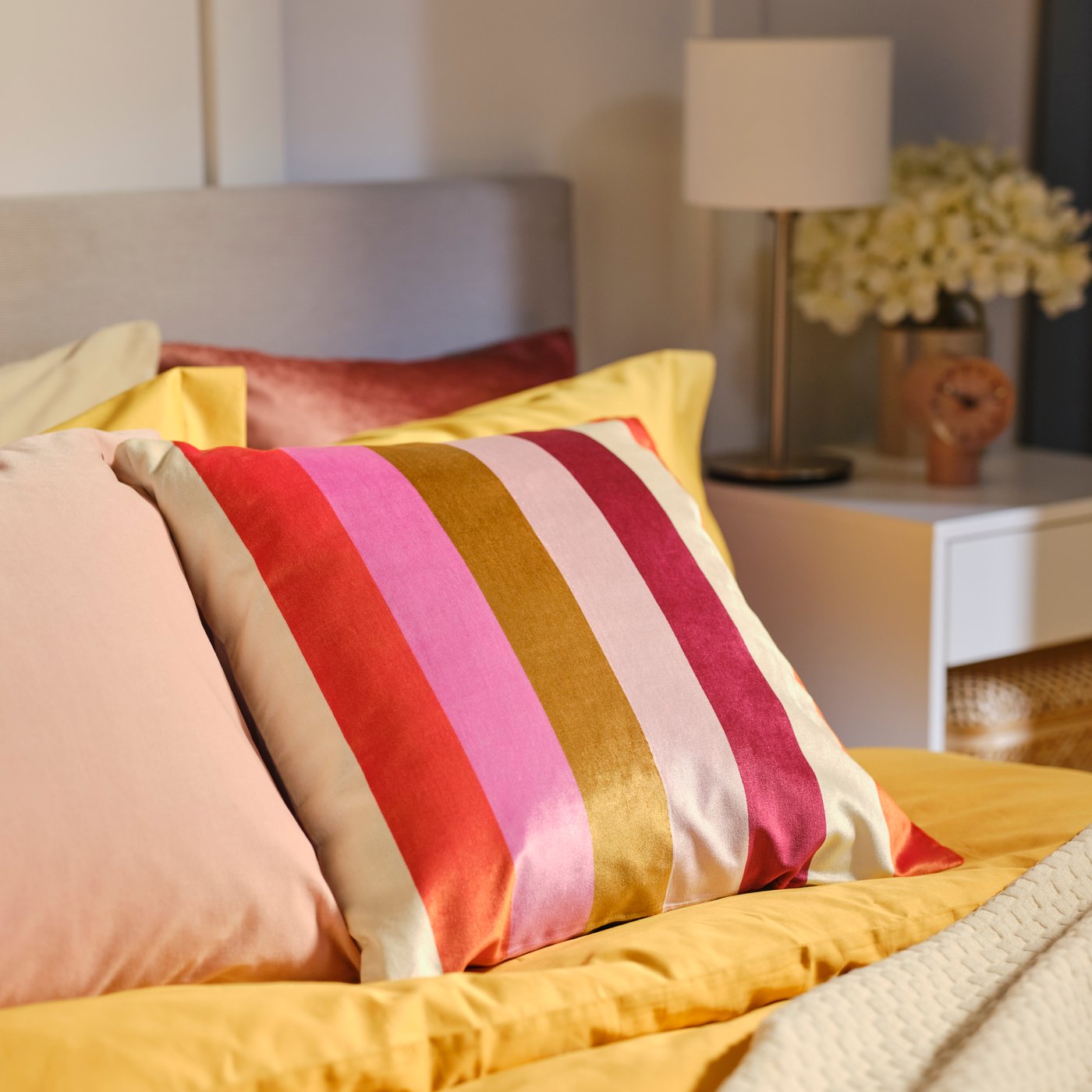 VATTENVÄN
Díszpárnahuzat, rózsaszín/csíkos, 50x50 cm