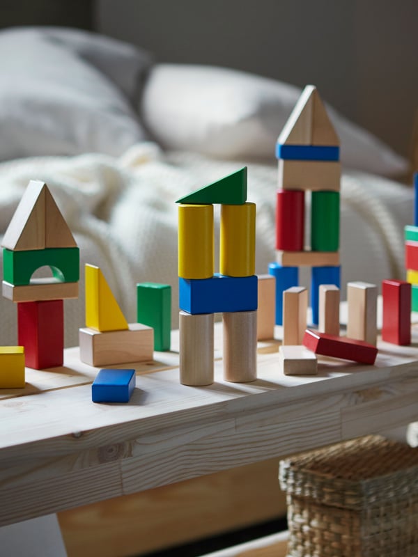 A multicolour UNDERHÅLLA 40-piece wooden building block set