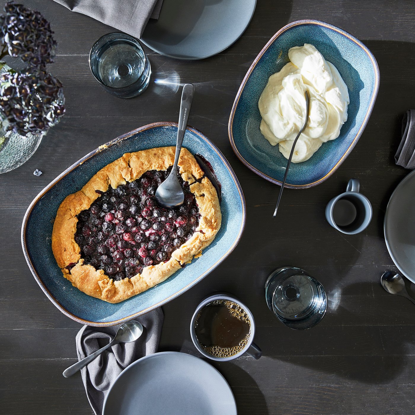 A blue GLADELIG oven dish